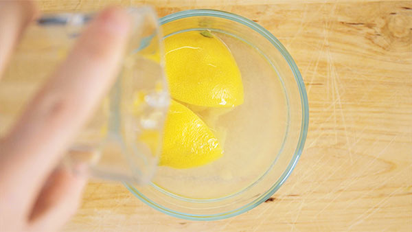 limpiar el horno con zumo de limón